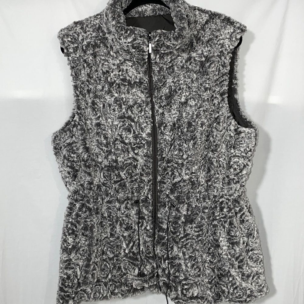 Reversible vest 